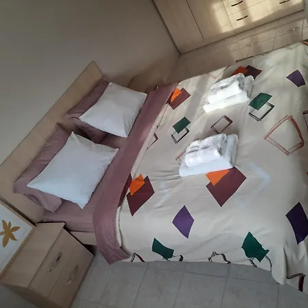 Spacious Residential 公寓 地拉那