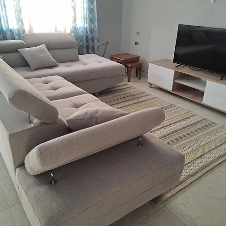 Spacious Residential 公寓 地拉那